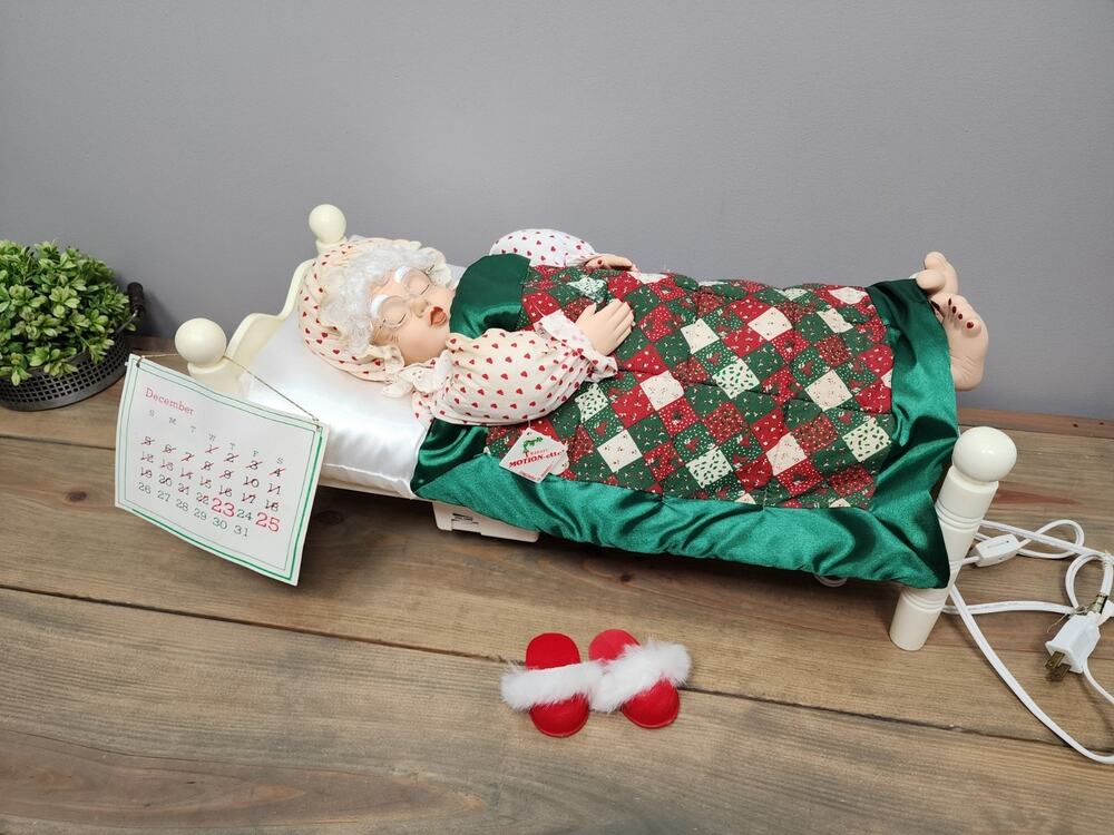 VTG 1992 Animated Sleeping Snoring Mrs Claus 24” Telco - TESTED & WORKS